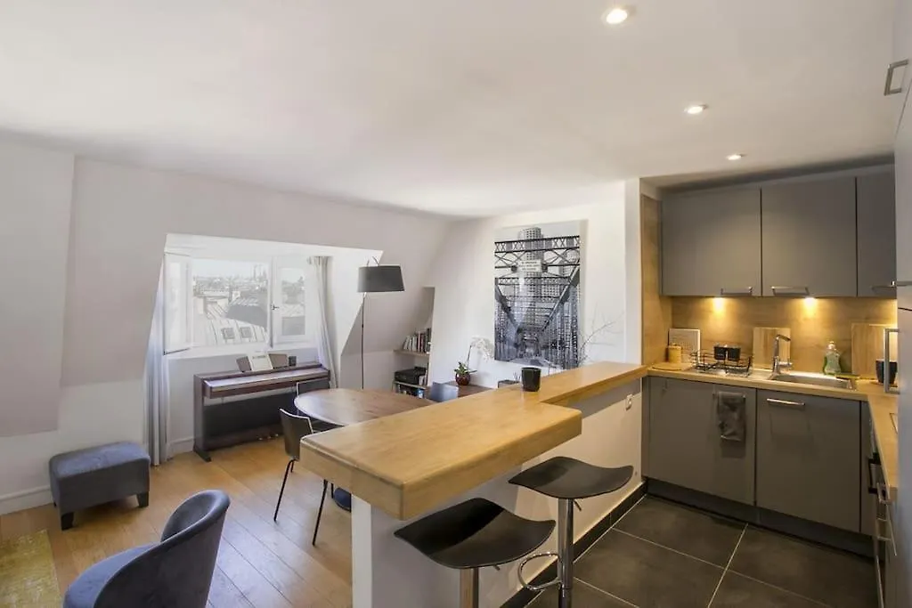 Loft In The Heart Of *